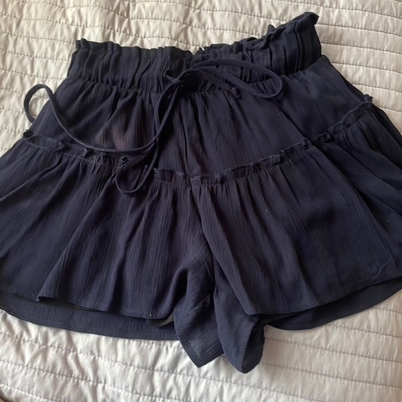Altard state skort that looks like a skirt, size women’s xs and color navy. - Picture 1 of 4